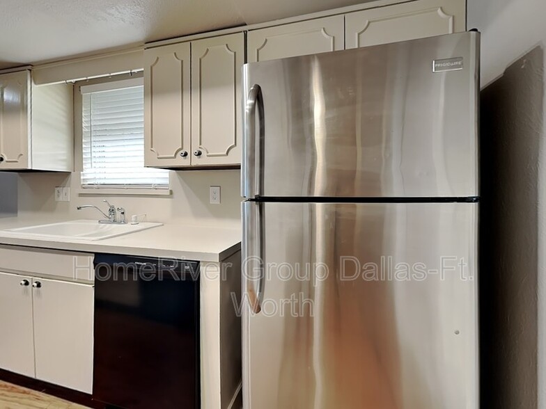 Building Photo - 4628 Danville Dr