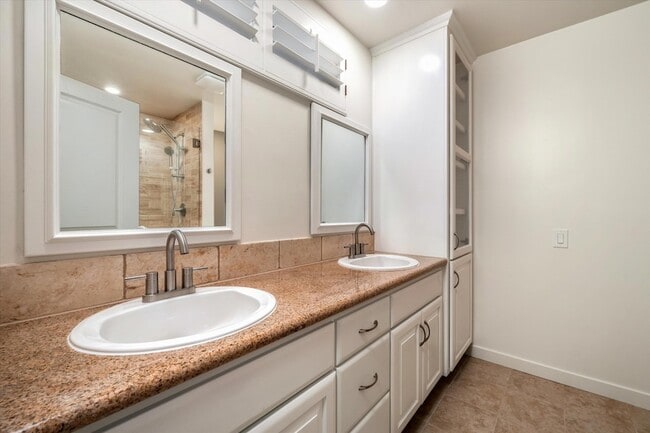 Building Photo - 4935 Cervato Way