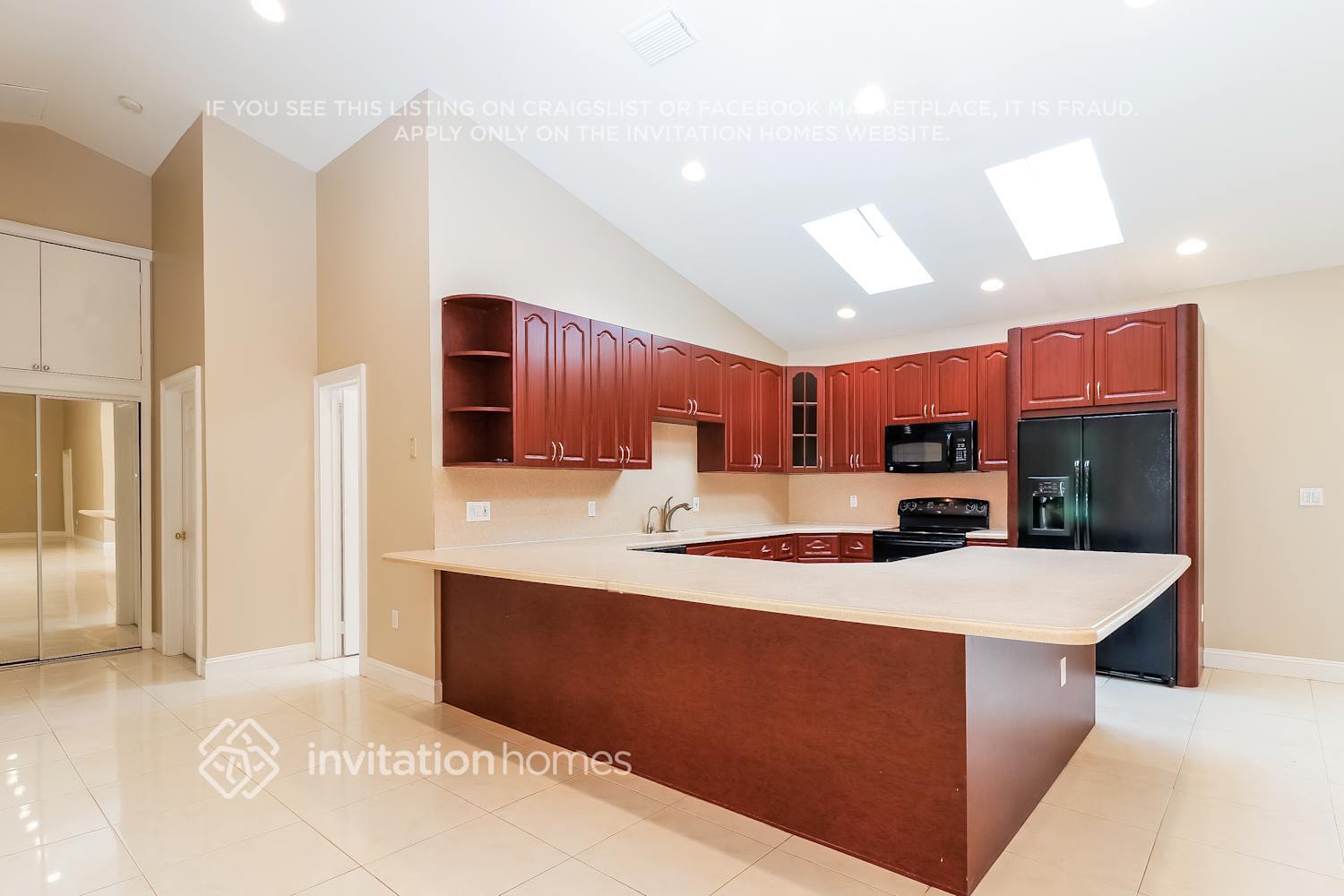 Building Photo - 2202 Curtis Dr N