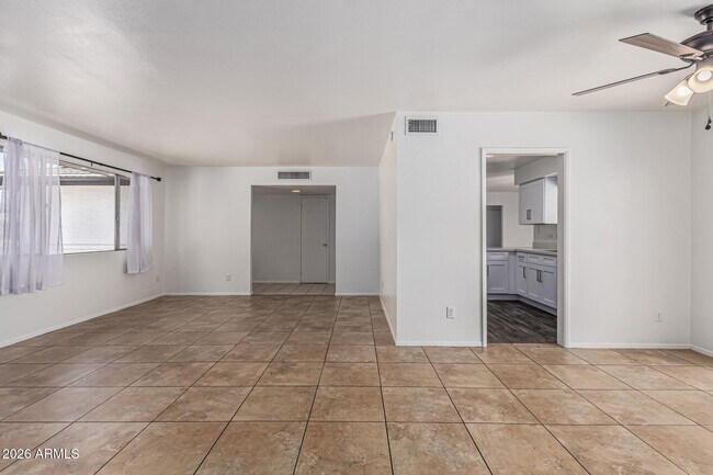 Building Photo - 1213 E Riviera Dr