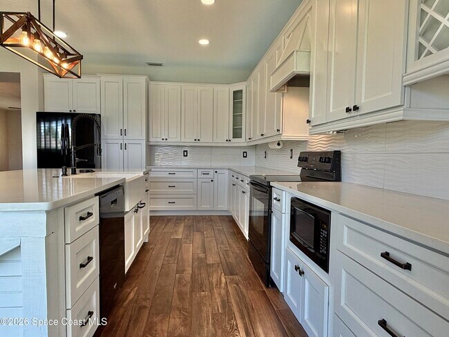 Building Photo - 1453 Santa Anna St SE