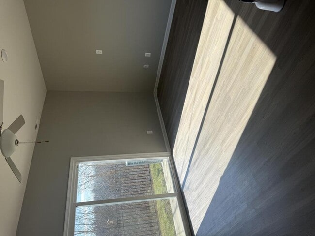 Building Photo - 185 Hampstead Blvd