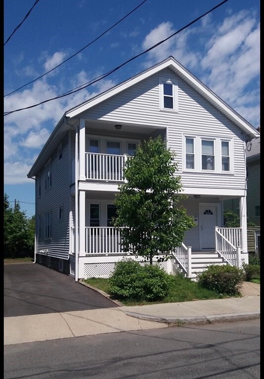 Building Photo - 9 Bagnal St