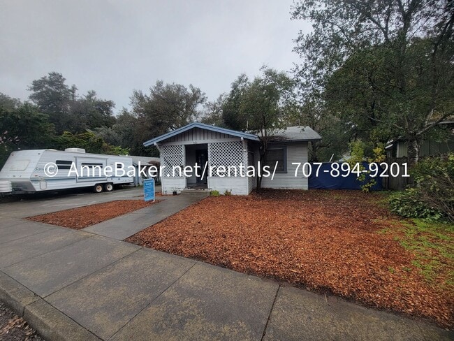 Building Photo - Close to Downtown Cloverdale