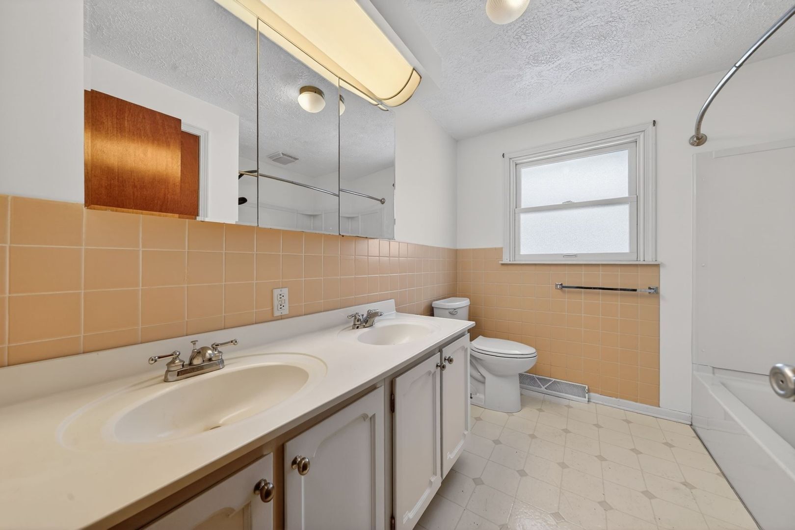 Building Photo - 6644 Ravenwood Ave NW