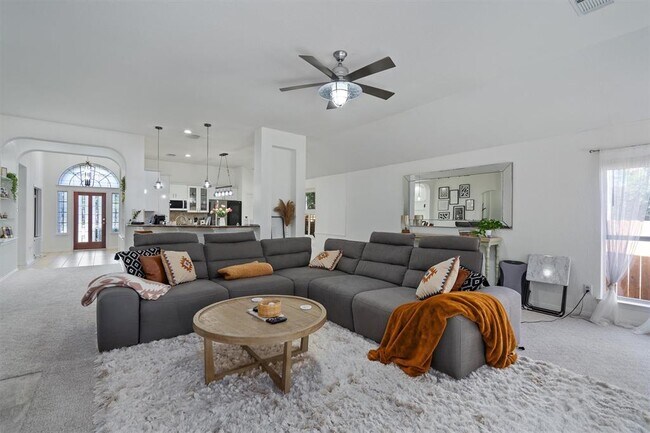 Building Photo - 1421 Redden Cove