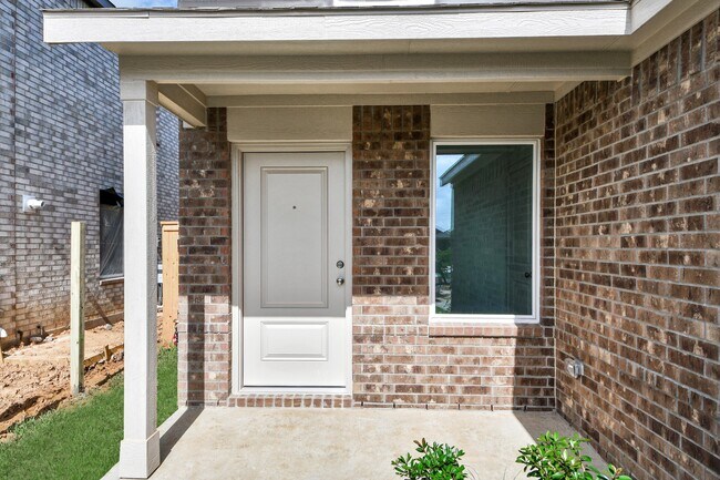 Building Photo - 16831 Spotted Oak Dr