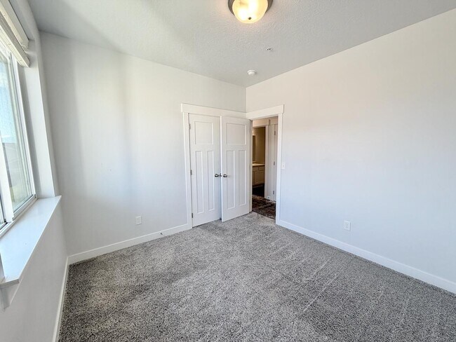 Building Photo - 738 N 260 W