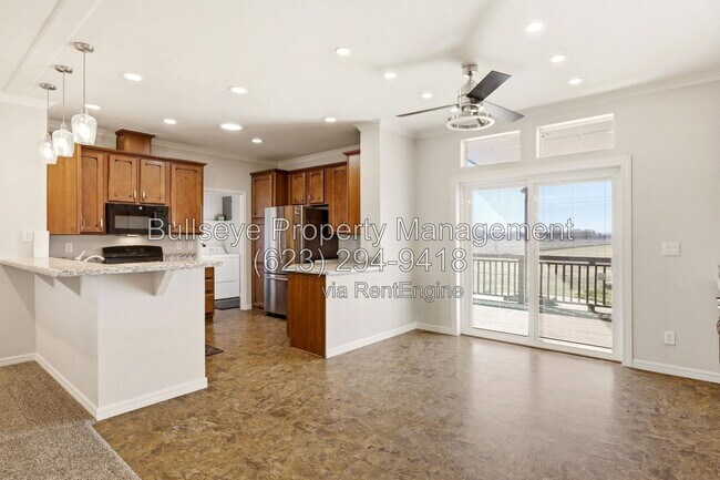 Building Photo - 313-East 1/2 E 1/2 St N