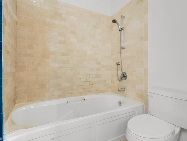 Building Photo - 2523 N Kimball Ave