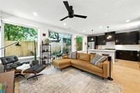 Building Photo - 4614 Englewood Dr