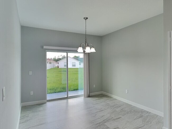 Building Photo - 1002 Dampierre Ct