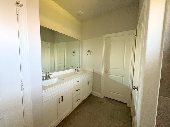 Building Photo - 609 Tartane Dr