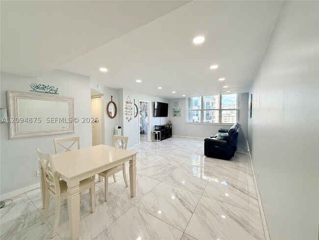Building Photo - 2201 S Ocean Dr
