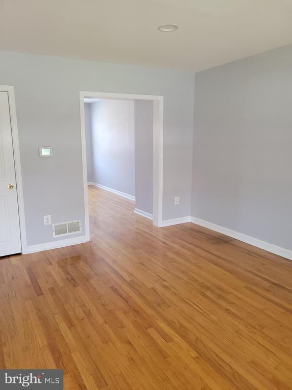 Building Photo - 2212 Vailthorn Rd