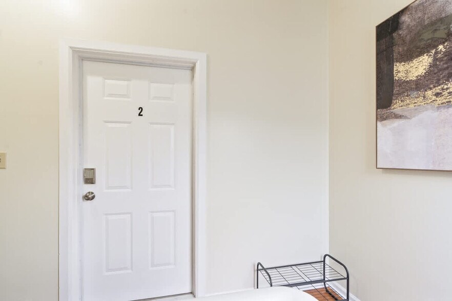 Building Photo - 1626 Union Turnpike