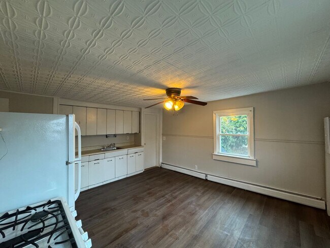 Building Photo - 43-49 Friend St