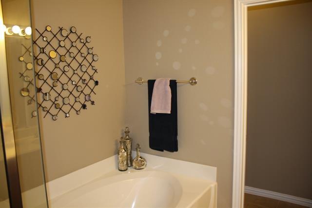 Building Photo - 2777 Cresent Lake Dr