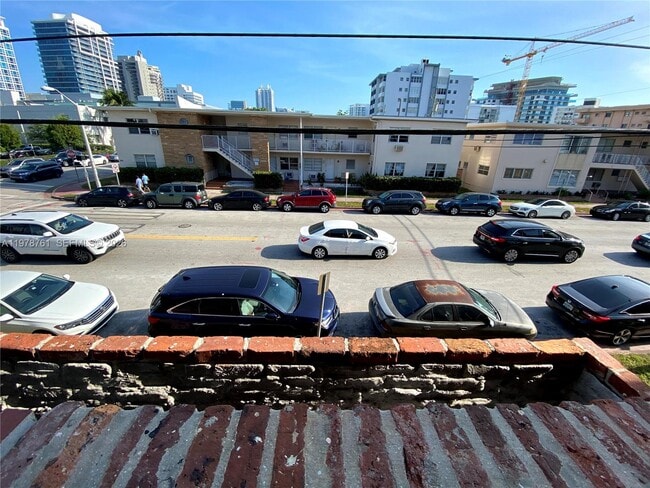 Building Photo - 305 69th St