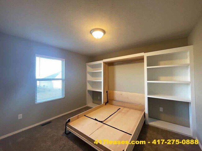 Building Photo - 1338 Marseilles Ave