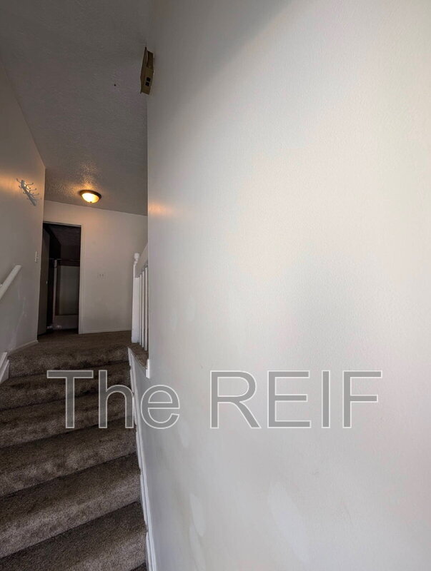 Building Photo - 719 Peachtree Pl