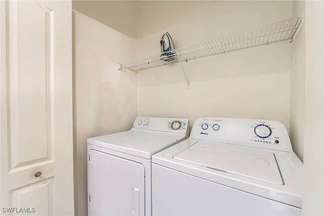 Building Photo - 8680 Cedar Hammock Cir
