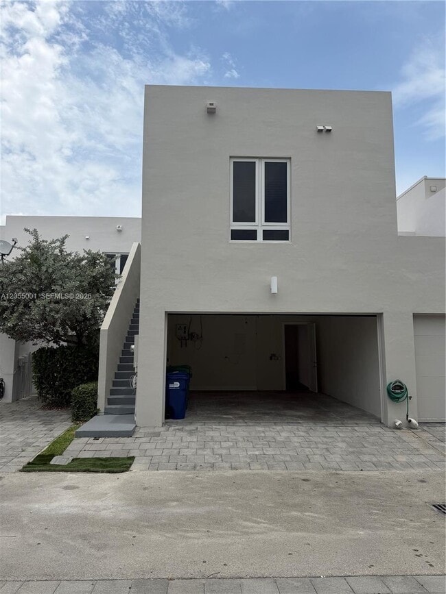 Building Photo - 6440 NW 103rd Psge