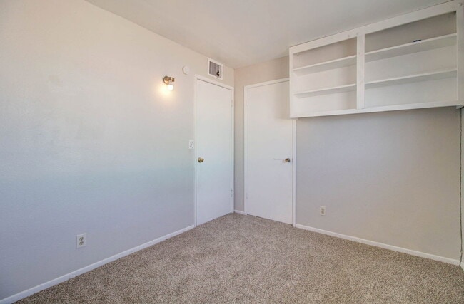 Building Photo - 342 W Taylor Ave