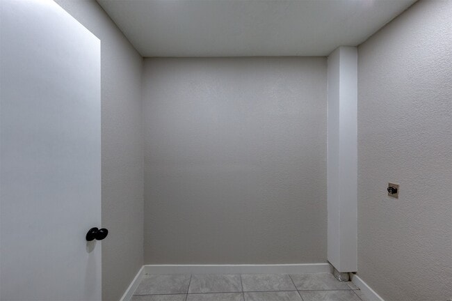 Building Photo - 8511 Honeysuckle