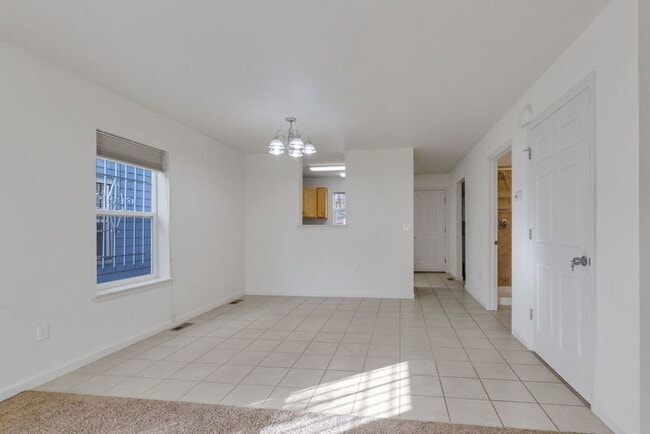 Building Photo - 1577 Chase St