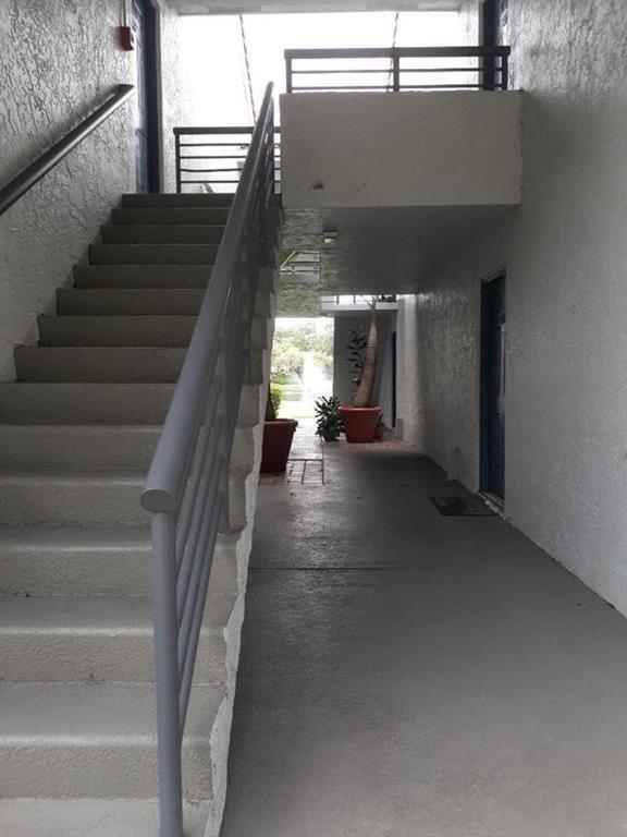 Building Photo - 911 Lyons Rd