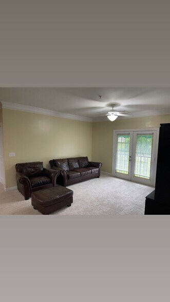 Building Photo - 102 Sunset Cir