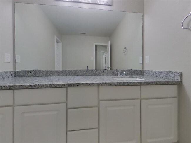 Building Photo - 12303 Kings Garden Ct