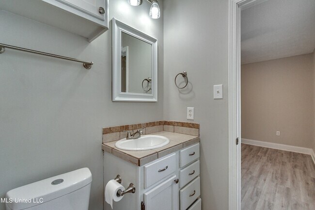 Building Photo - 348 Durham Ct