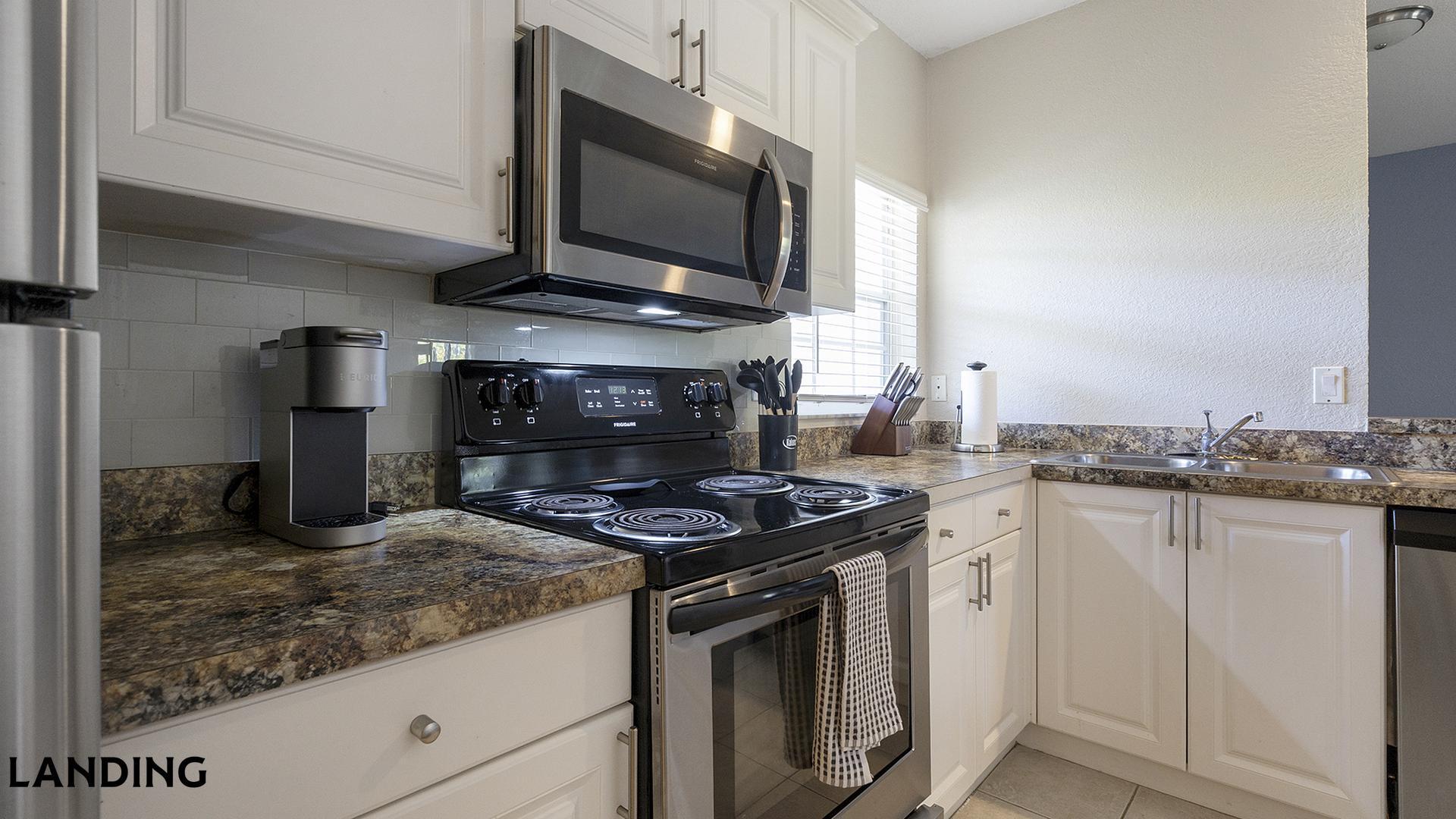 Building Photo - 3695 Island Club Dr