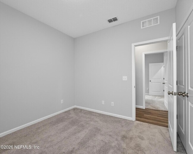 Building Photo - 14757 Cashew Ave