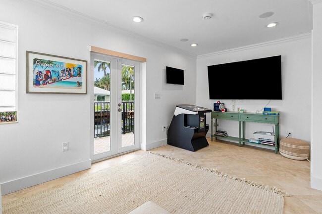 Building Photo - 1332 Tamarind Way