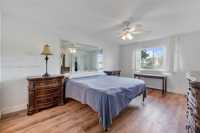 Building Photo - 9599 Weldon Cir