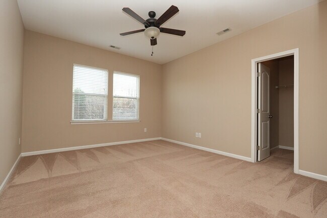 Building Photo - Bright 5BR w/ Island Kitchen,  Loft & 2-Car Garage in Mooresville