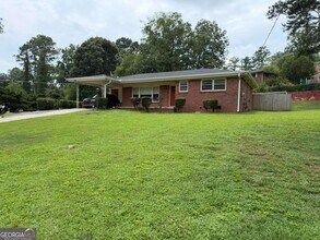 Building Photo - 2465 Miriam Ln