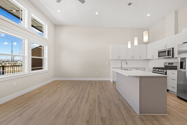 Building Photo - Stonecrest South STE 105 &amp; Unit 205
