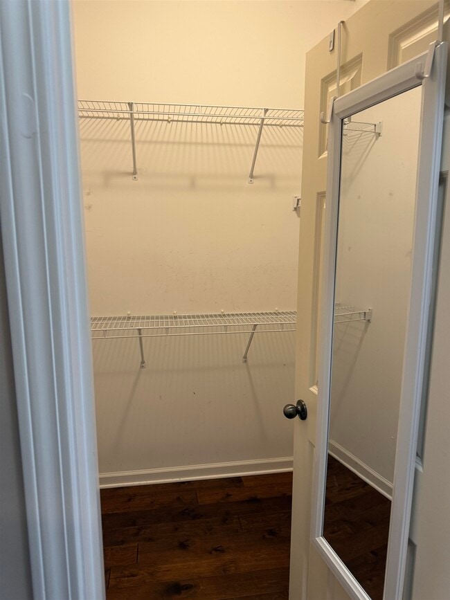 Building Photo - 455 Hunters Mill Cove