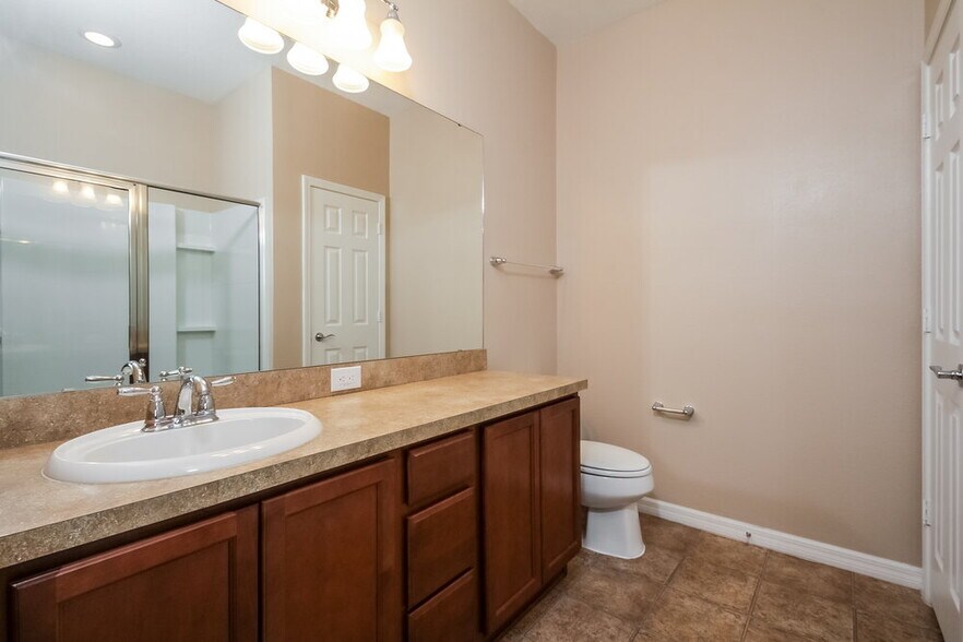 Building Photo - 10716 55th Ct E