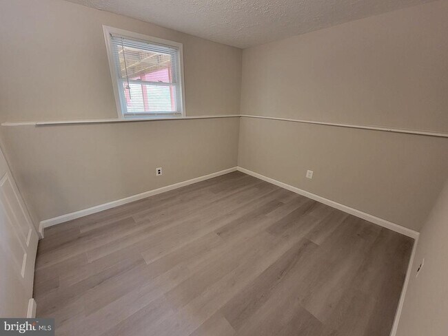 Building Photo - 7598 Springfield Hills Dr