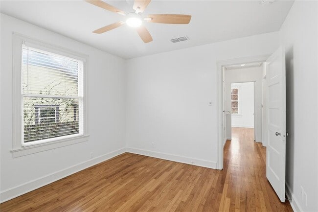 Building Photo - 2007 Montclaire St