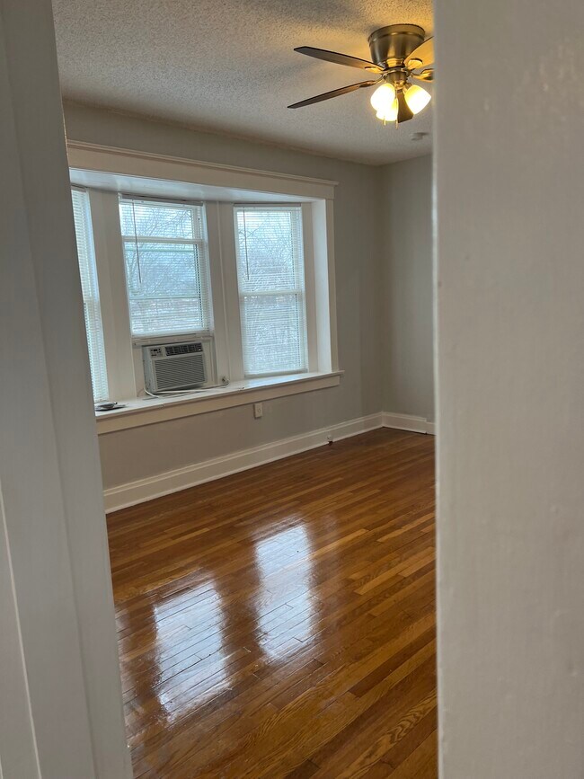 Building Photo - 2206 Brooklyn Ave