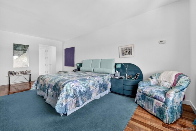 Building Photo - 10 City Pl