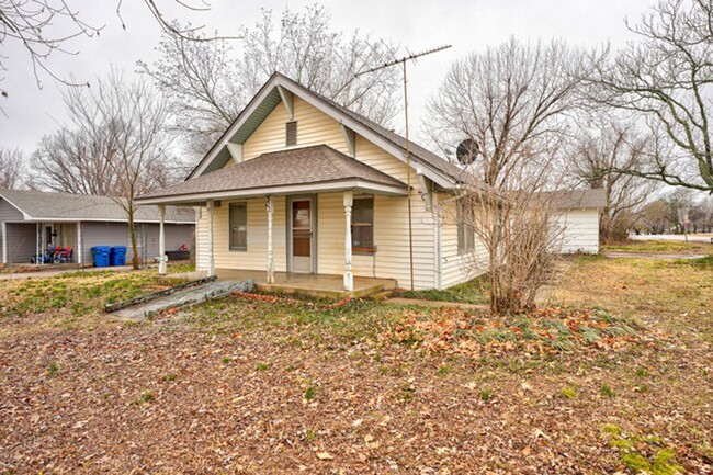 Primary Photo - 5 bed 2 bath home in Noble,OK