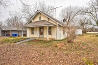 Building Photo - 5 bed 2 bath home in Noble,OK