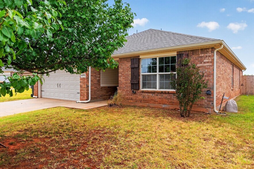 Building Photo - 13113 Camden Dr